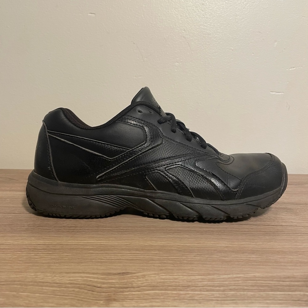 Reebok Women's Black Sneaker Size 8.5 US V46974 Great Condition Slip Resistant